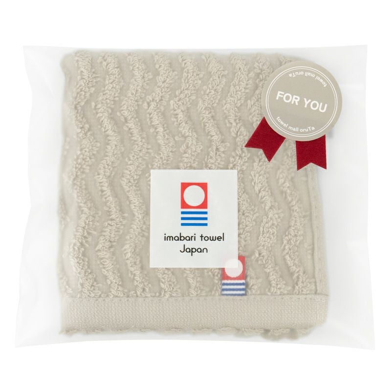 今治タオル タオルハンカチ ギフト お配り 22㎝×22㎝ 日本製 ハンカチ 小さめ 使いやすい おすすめ 速乾 吸水 かわいい ふわふわ 波模様 綿100％ 軽量 ジャガード デイリーユース 蛍光染料不使用 ニュアンスカラー チャコール ベージュ ライトブルー パープル