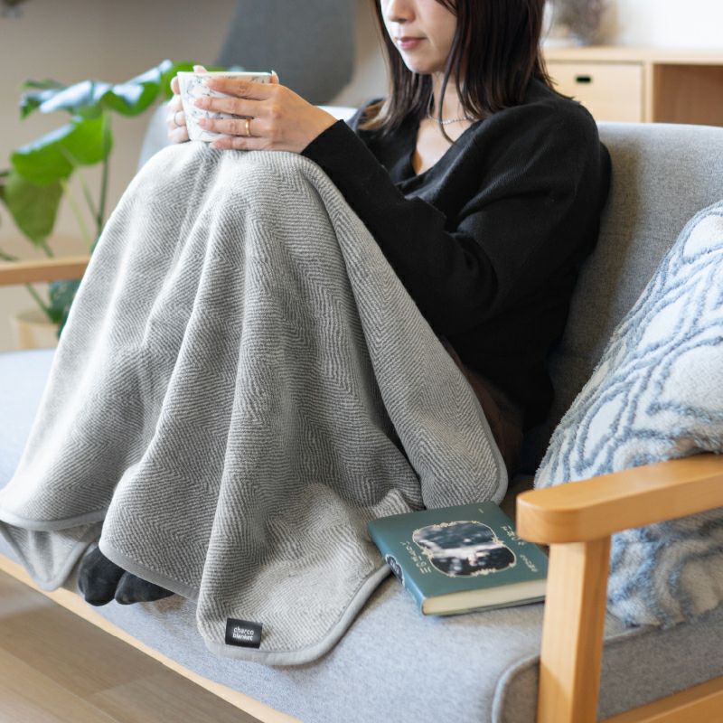 ギフト 日本製 ブランケット ひざ掛け 名入れ 刺繍 名入れ刺繍 暖かい あったか 防寒グッズ プレゼント 箱入り ギフトボックス 贈り物 敬老 長寿 クリスマス バレンタイン 冷房対策 高級